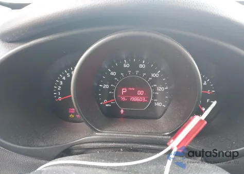 2017 Kia Soul + z USA, uszkodzony, nr VIN KNDJP3A59H7877830